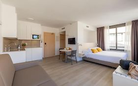 Atenea Park Suites-Apartments en Vilanova i la Geltrú